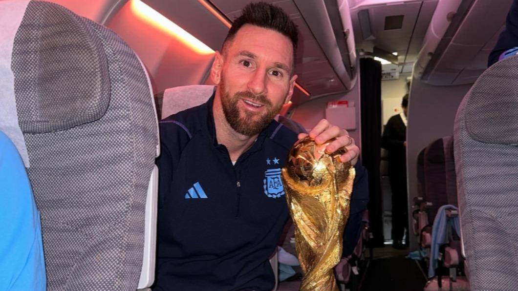 梅西拿下大力神盃。(圖/翻攝自IG leomessi)