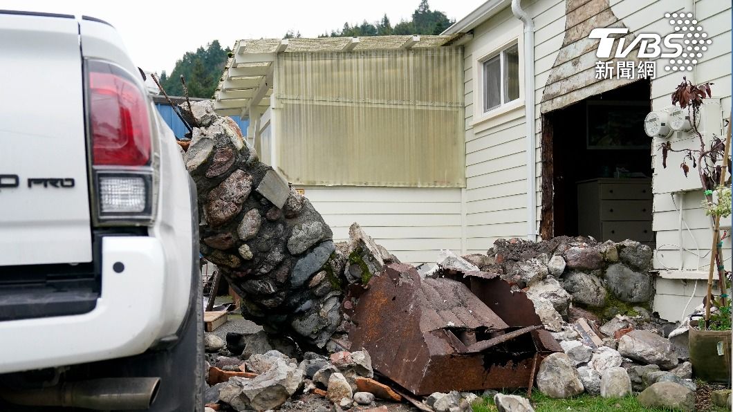 北加州規模6.4地震，有住宅被震毀。（圖／達志影像美聯社）
