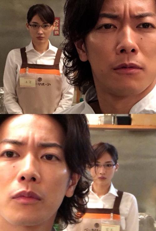 綾瀨遙與佐藤健互動都頗為親暱。(圖/翻攝自gibomusu__tbs推特)