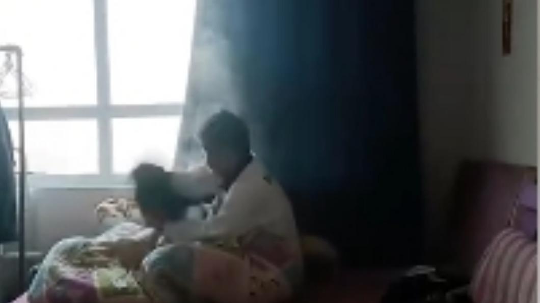 邯鄲發燒男孩冒白煙/秒聞視頻