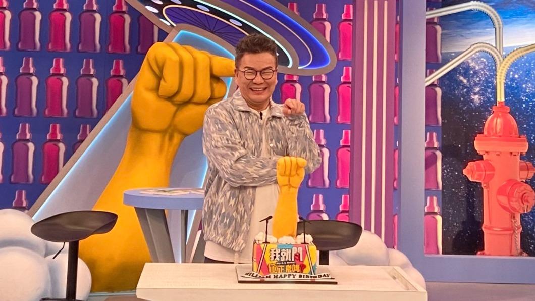 沈玉琳提前過55歲生日。(圖/東森提供)