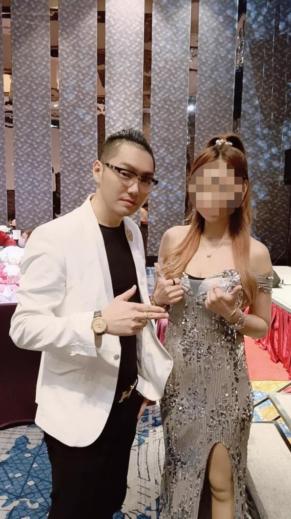 女網紅曾和知名直播主連千毅一起直播。（圖／翻攝自當事人臉書）