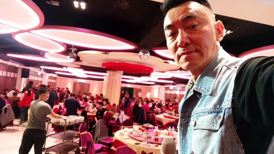 徐亨今年接到20場尾牙。(圖/翻攝自徐亨臉書)