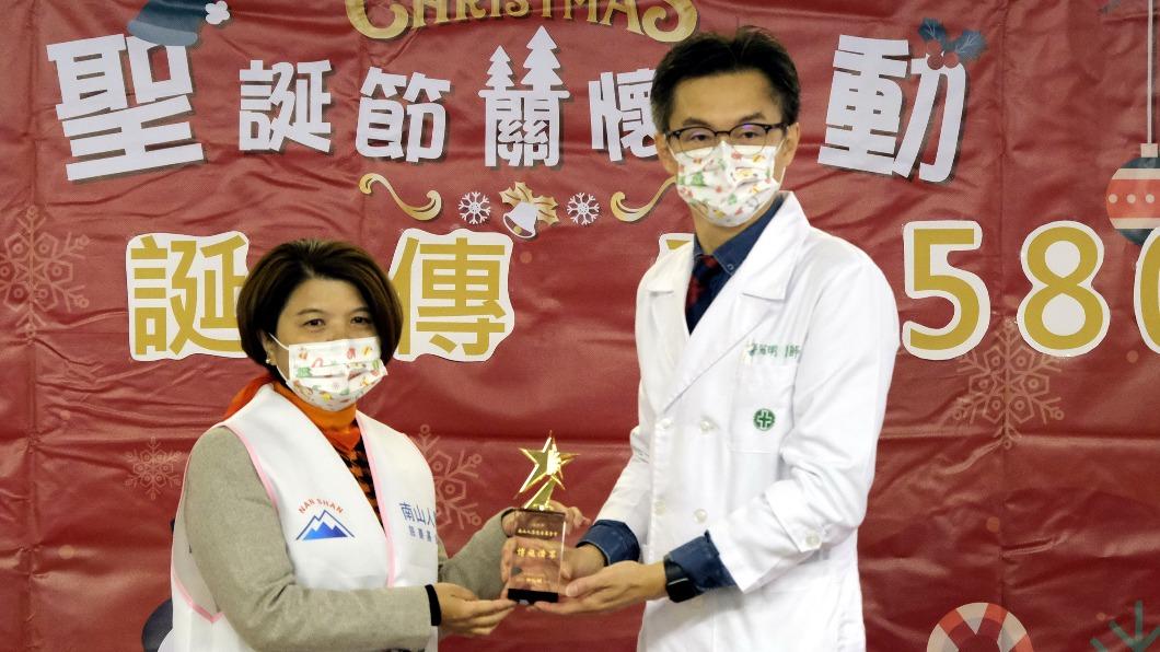 寒冬湧愛心　人安基金會平安站助弱勢