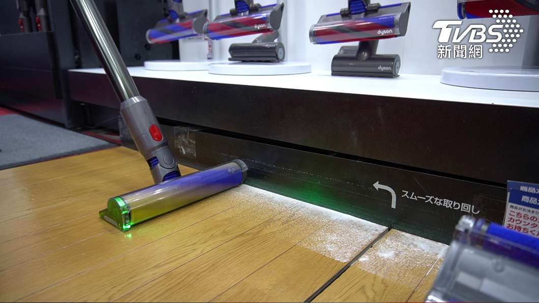 最新的 Dyson V15 Detect complete。(圖/葉韋辰攝)