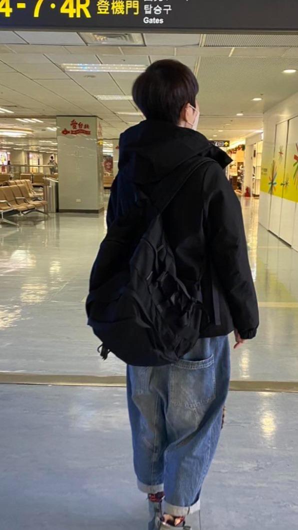 詹雅雯現身機場。(圖/翻攝自詹雅雯臉書)