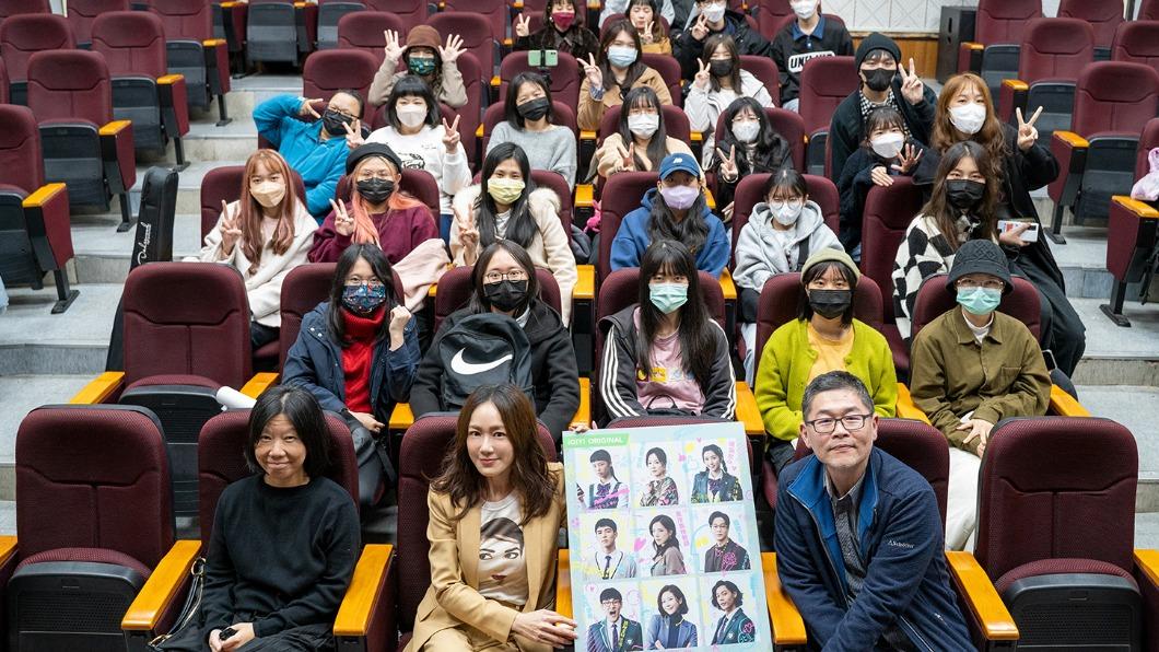 尹馨和編劇李旭敏面對同學提問有問必答。(圖/齊石傳播提供)