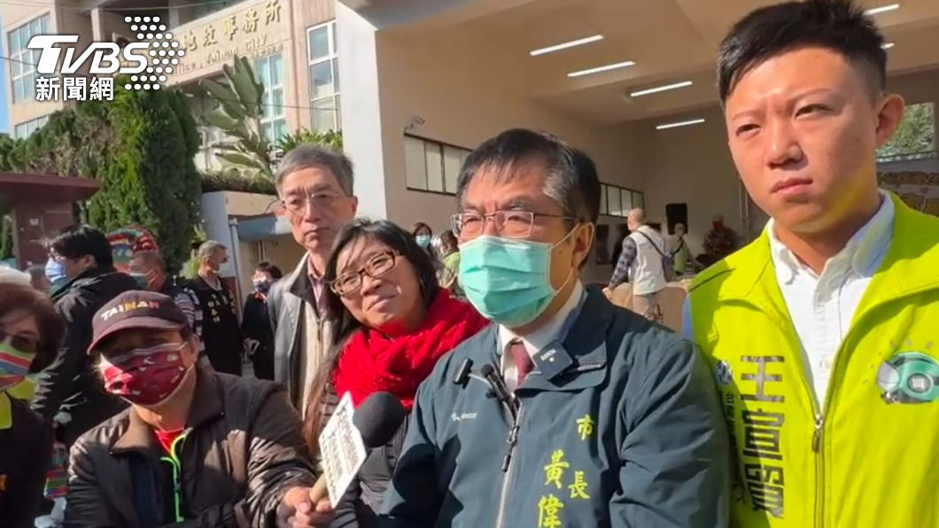 黃偉哲強調態度就是面對。(圖/TVBS)