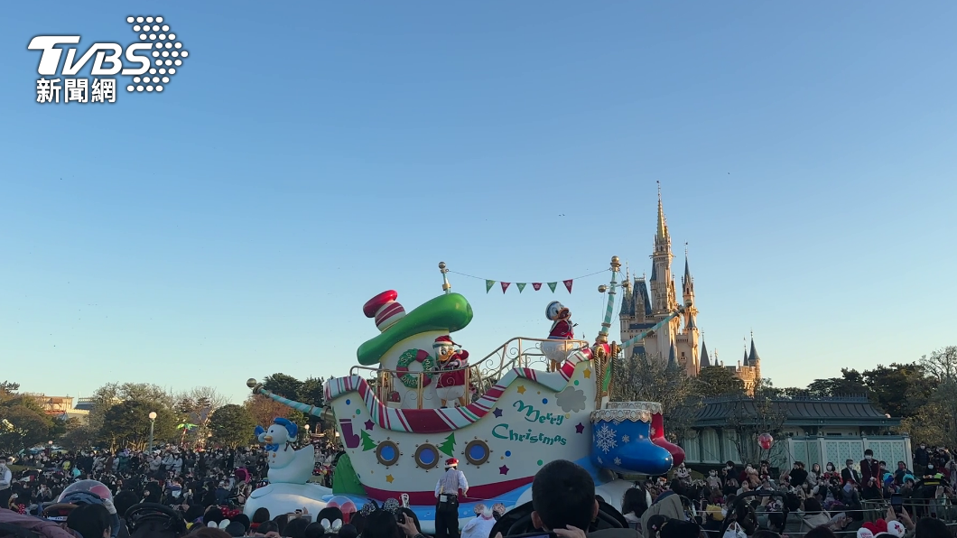東京迪士尼人潮。（圖／葉韋辰攝）