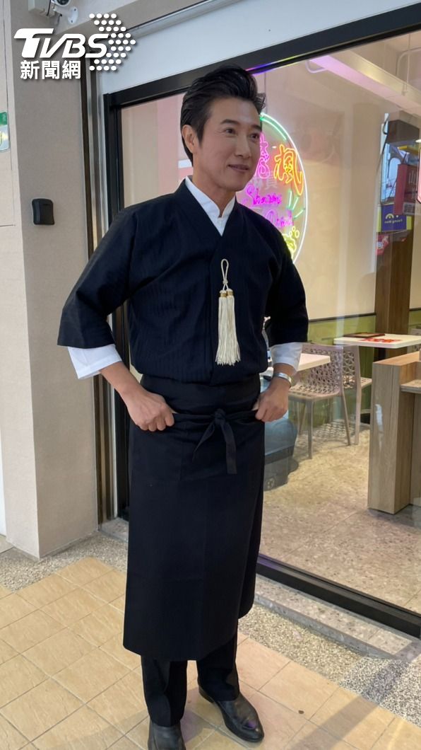 陳鴻是第一代在節目上做菜的廚師。(圖/謝佩樺攝)