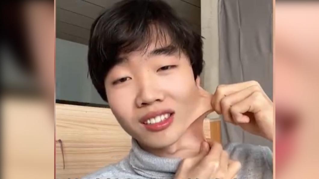 男子指出體重曾破百,瘦下來後發現皮膚變得很有彈性。(圖/翻攝自秒聞視頻微博)