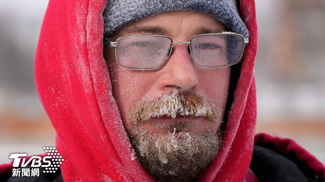 暴風雪讓各地氣溫直線下滑，拜登也呼籲民眾，別輕忽這次的寒流。（圖／達志影像美聯社）