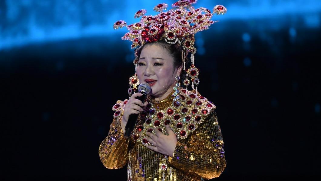 和羅志祥拚了!「台灣小林幸子」白冰冰跨年大秀孔雀開屏 41年戰袍藏翻身內幕
