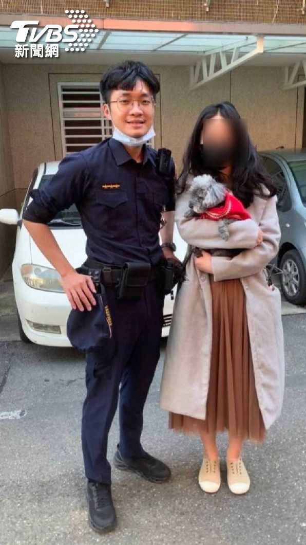 飼主感謝警方幫忙。(圖/TVBS)