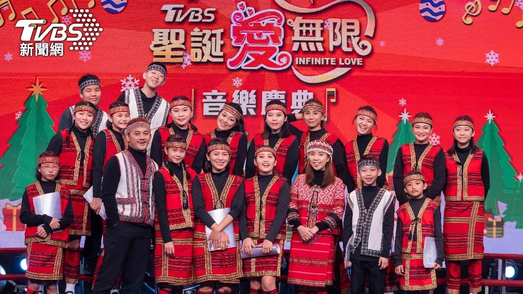 六龜育幼院合唱團登台演出。(圖/TVBS)