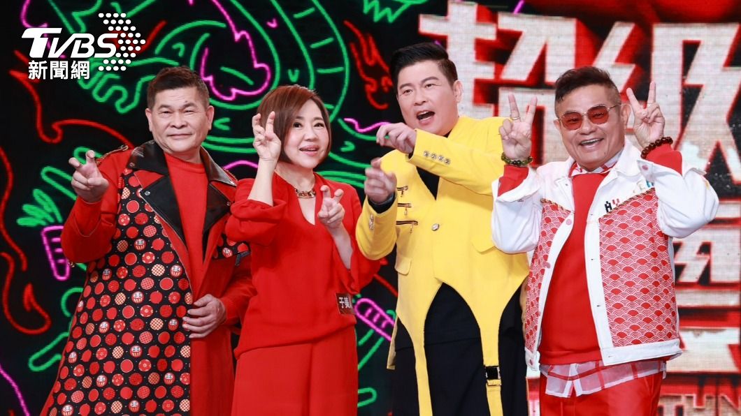 澎恰恰(左起)、于美人、曾國城、許效舜錄特別節目。(圖/黃城碩攝)