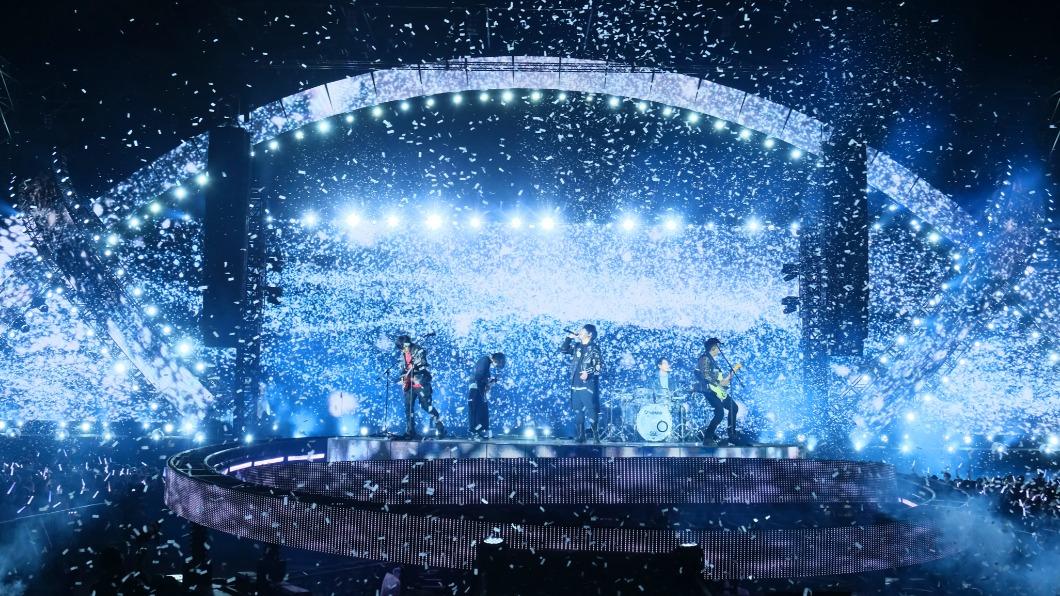 五月天難忘10年前「諾亞方舟」巡演唱了100多場,沒想到2022年能復刻重啟。(圖/相信音樂提供)
