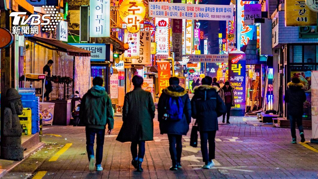 原PO表示在韓國，路上看到韓國男生都會精心打扮。（示意圖／shutterstock達志影像）