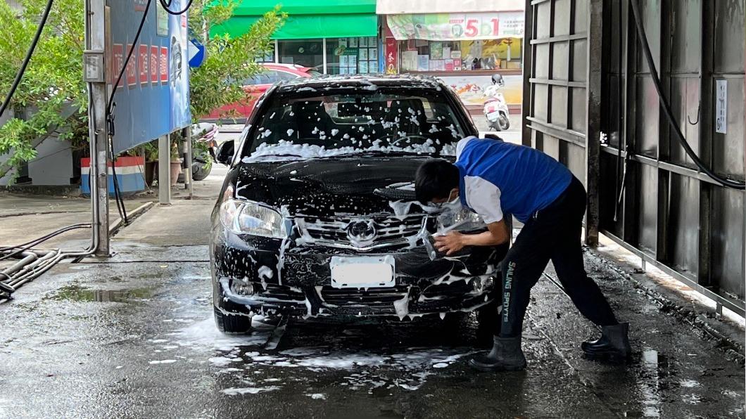 春節洗車不調漲!中油:「維持優惠價」讓愛車閃亮亮