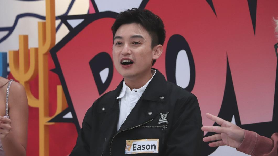 Eason發現大家刻意換休息室。（圖／中天提供）