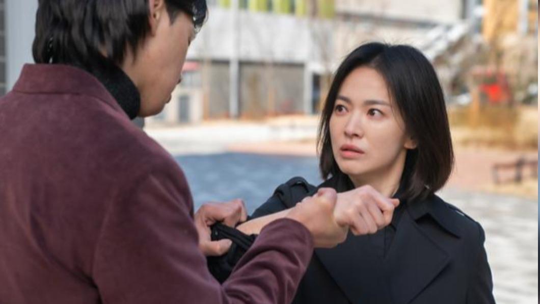 劇中宋慧喬化身復仇女神,精湛演技網友幾乎給予極高的評價。(圖/Netflix提供)