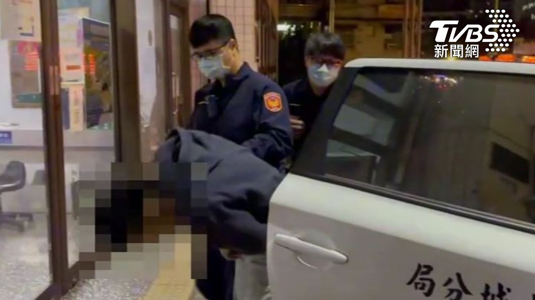 少年被依法移送地檢署。(圖/TVBS)
