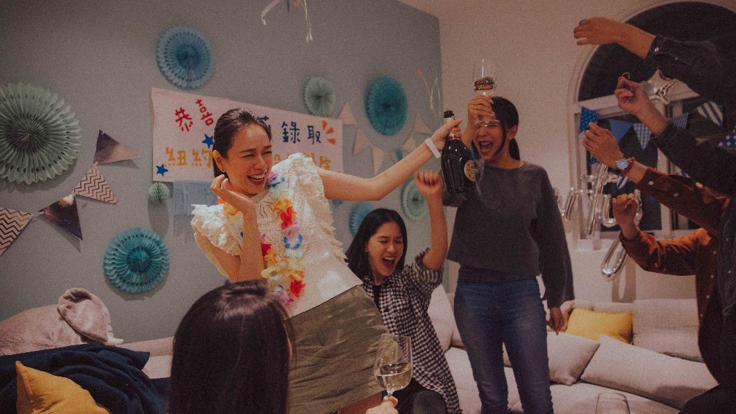 夏于喬飾演在家庭和夢想間努力取得平衡的家庭主婦。(圖/公視提供)