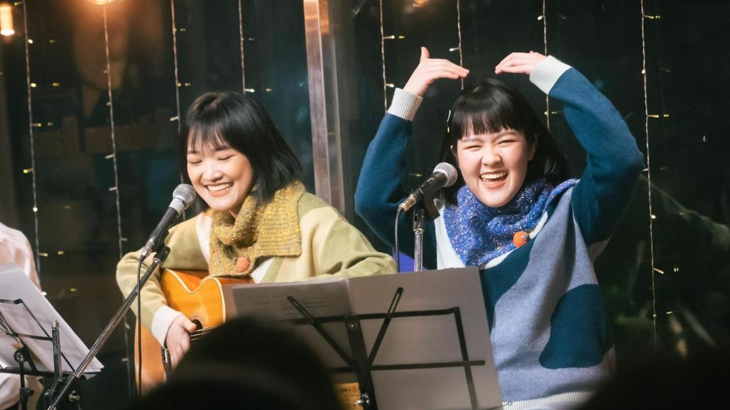 彤溫岑二重唱將新銳樂團的歌曲都改成「彤溫岑風」。(圖/大賞門文化提供)