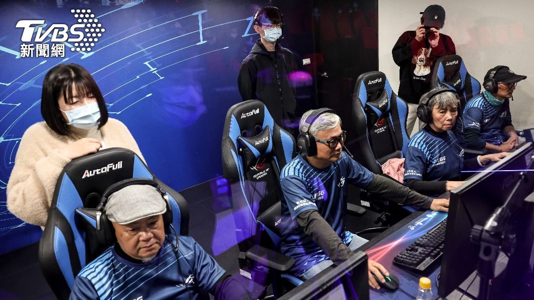 弘光尚青電競隊在《英雄聯盟LoL》賽事中對戰VTuber虛擬實況主。(圖/達志影像美聯社)
