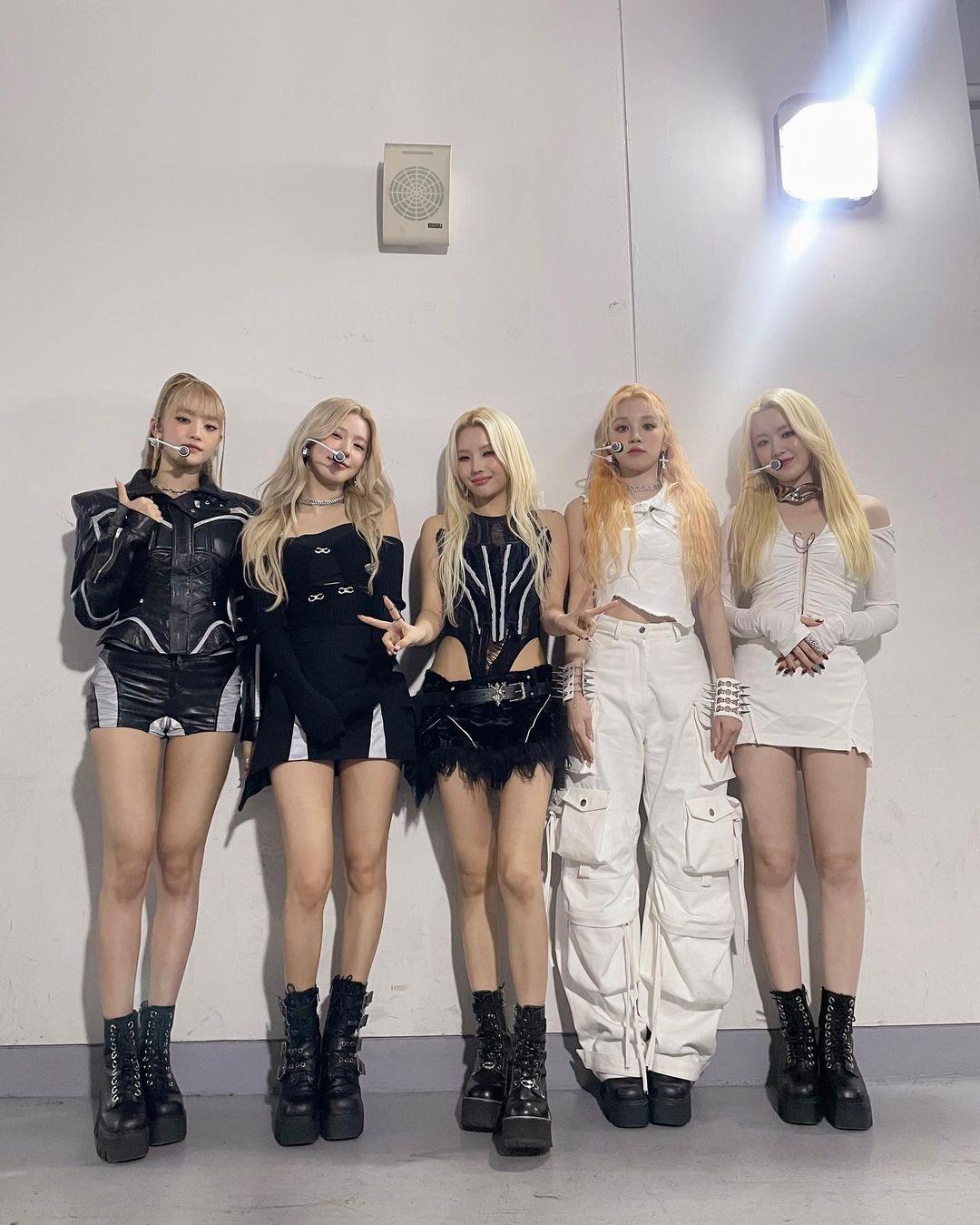 (G)I-DLE中有台灣成員舒華(最右)。(翻攝自(G)I-DLE IG)
