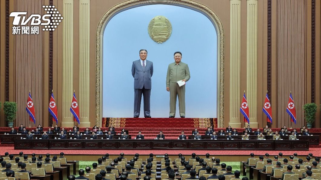 金正恩出席北韓憲法頒布50周年大會。(圖/達志影像路透社)
