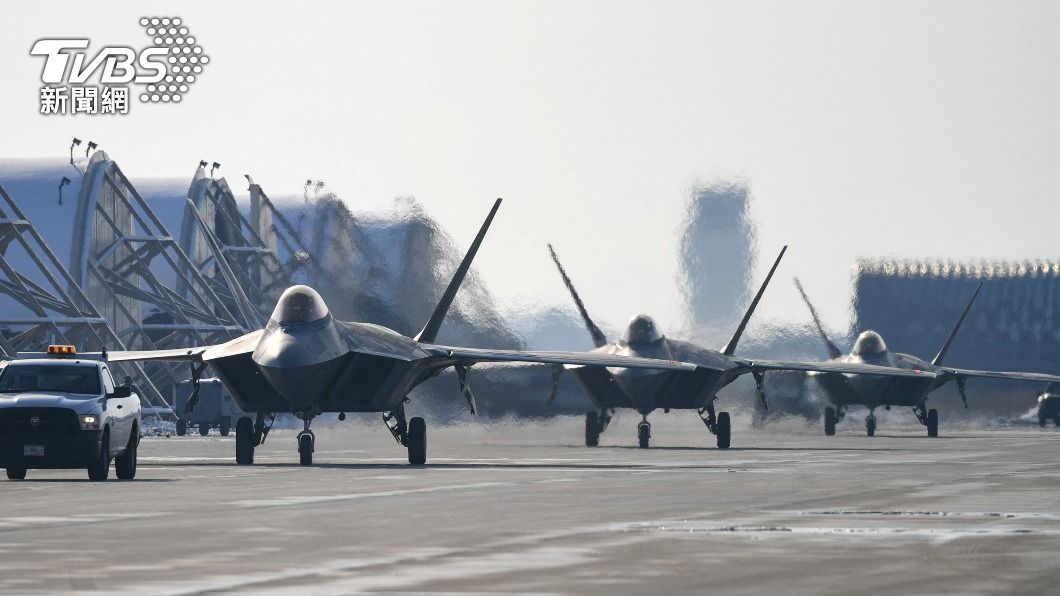 南韓為了驅逐入侵的無人機,派遣軍機升空,卻導致一架KA-1戰機墜毀。圖為美國與南韓展開聯合演習。(資料照/達志影像美聯社)