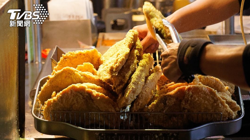 活該要請客?親戚孩「鹹酥雞狂點5百」 他收錢反遭酸小氣