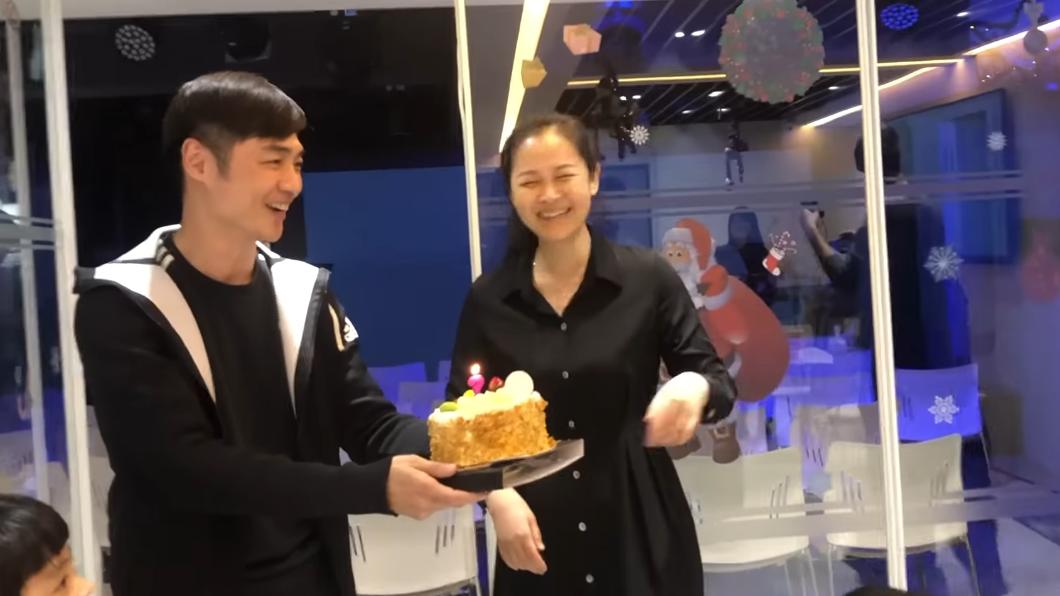 結果只是整人戲碼。(圖/翻攝自藝起發光YT)