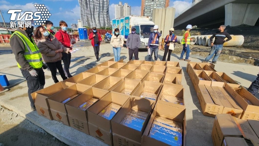 新北跨年煙火淡水河登場 警消嚴陣以待防意外
