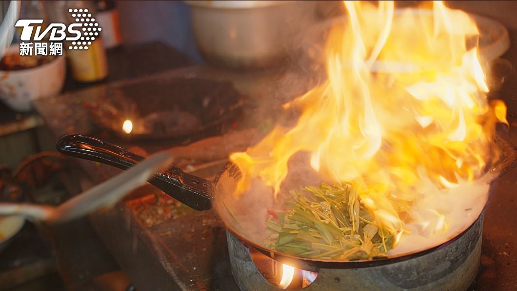 據說該家餐館的價格昂貴、食物卻並不美味,因此更讓人懷疑可能有其他目的。(示意圖/shutterstock 達志影像)