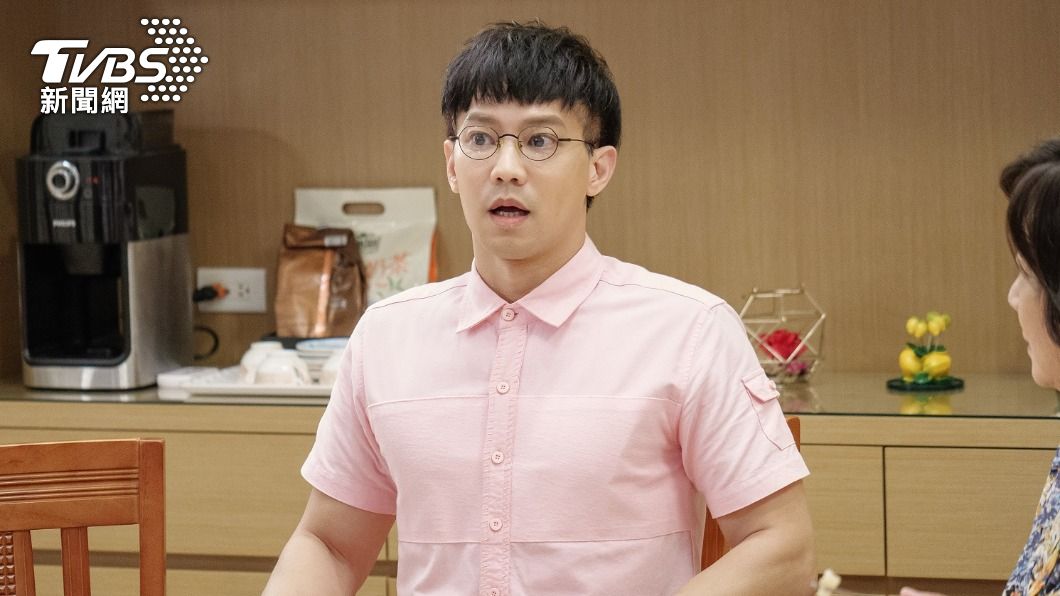 鄒承恩劇中對楊晴有特別的情愫。(圖/TVBS)