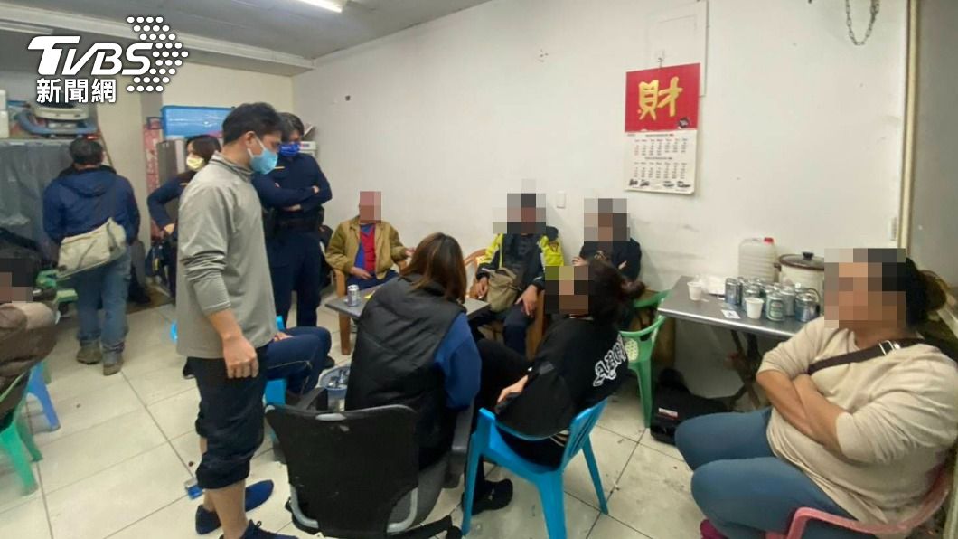 還沒過年就開賭！6賭客躲檳榔攤內「廝殺」　下場全被送辦