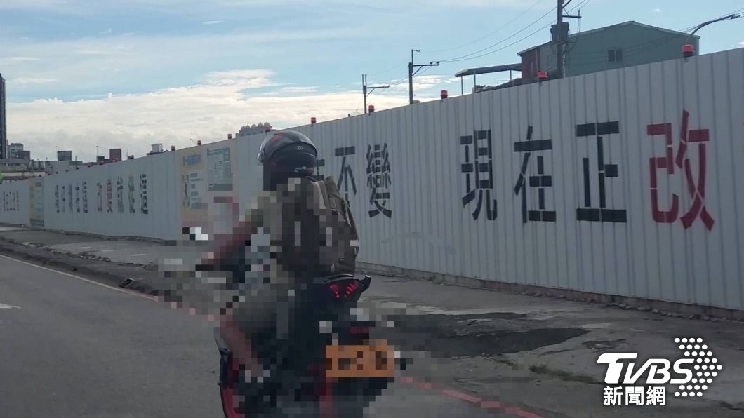 塭仔圳重劃區面積廣大,區內道路重新規劃且多種工項並進。(圖/TVBS)