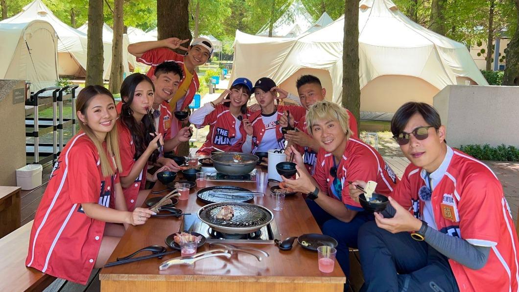 徐瑋吟（左起）、林采緹、許孟哲、曾子余、峮峮、蔡黃汝、彭小刀、王仁甫、孫協志。（圖／中視提供）