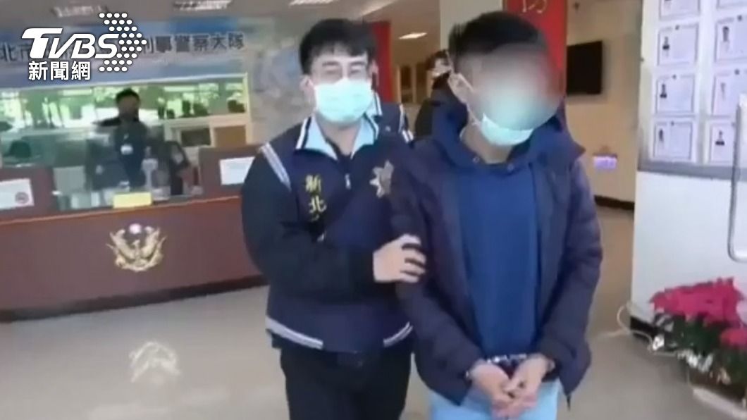 警方將犯嫌移送。(圖/TVBS)