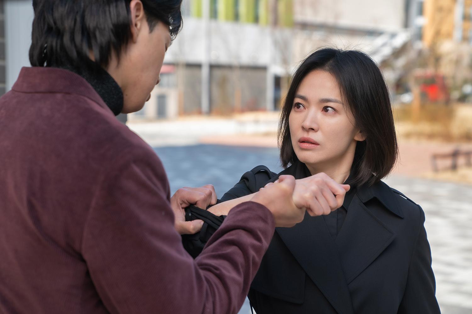 《黑色榮耀》講述宋慧喬曾遭霸凌,長大後要復仇的故事。(圖/Netflix提供)