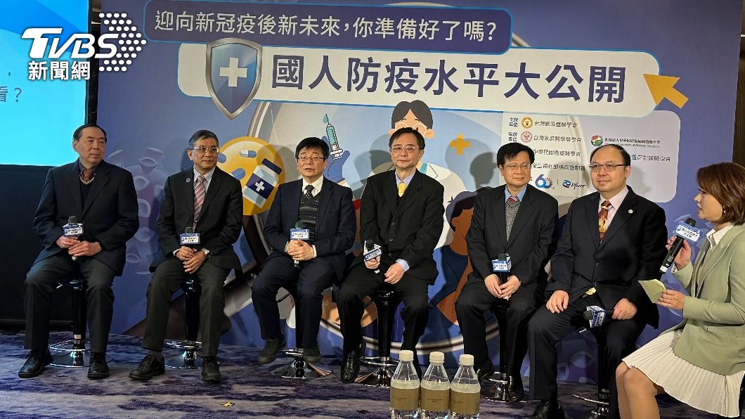 台灣感染症醫學會於今年11月進行1089人防疫認知問卷調查。（圖／許稚佳攝）