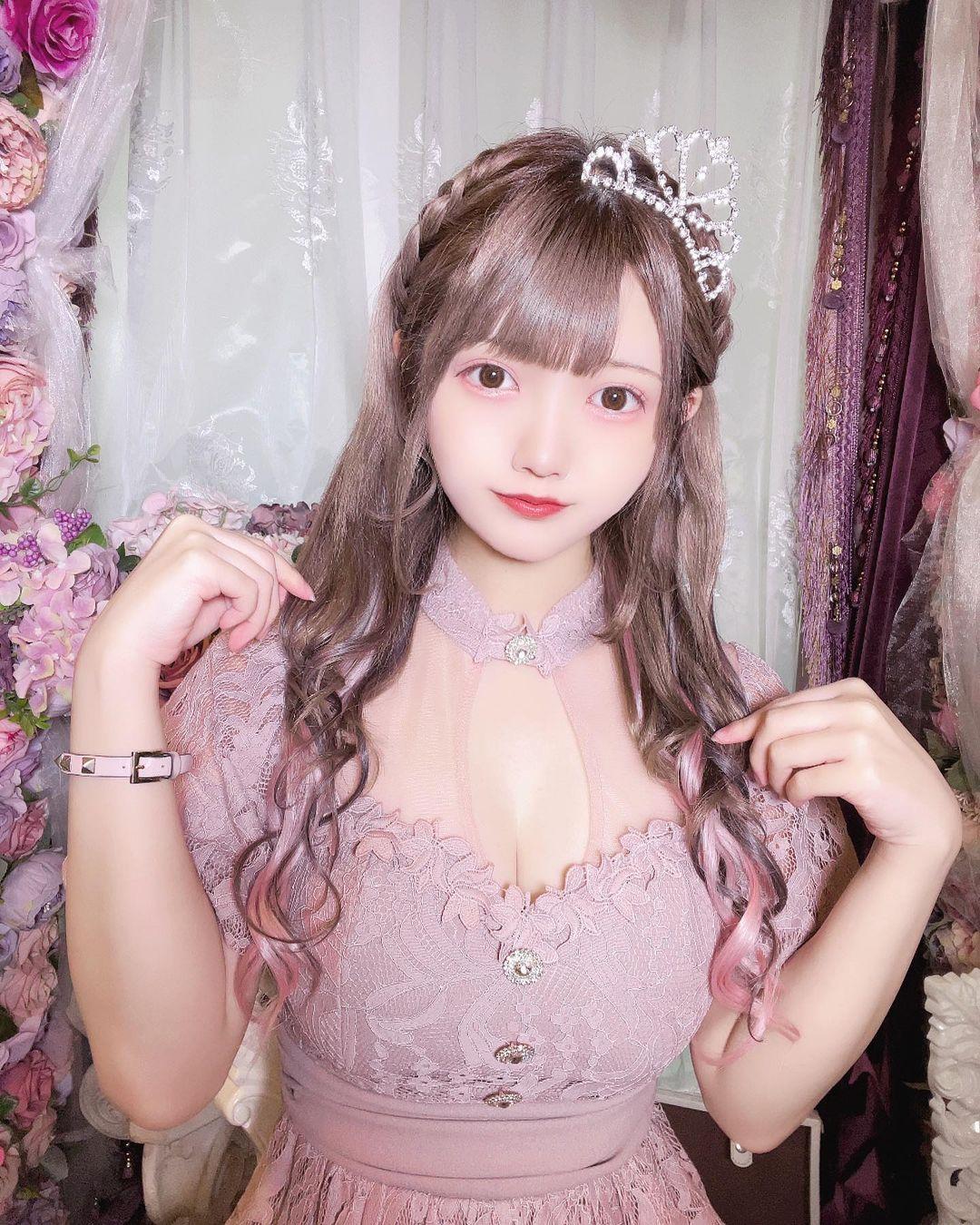 柏木未來突然宣布已經懷孕。(圖/翻攝自mirai__0905 IG)
