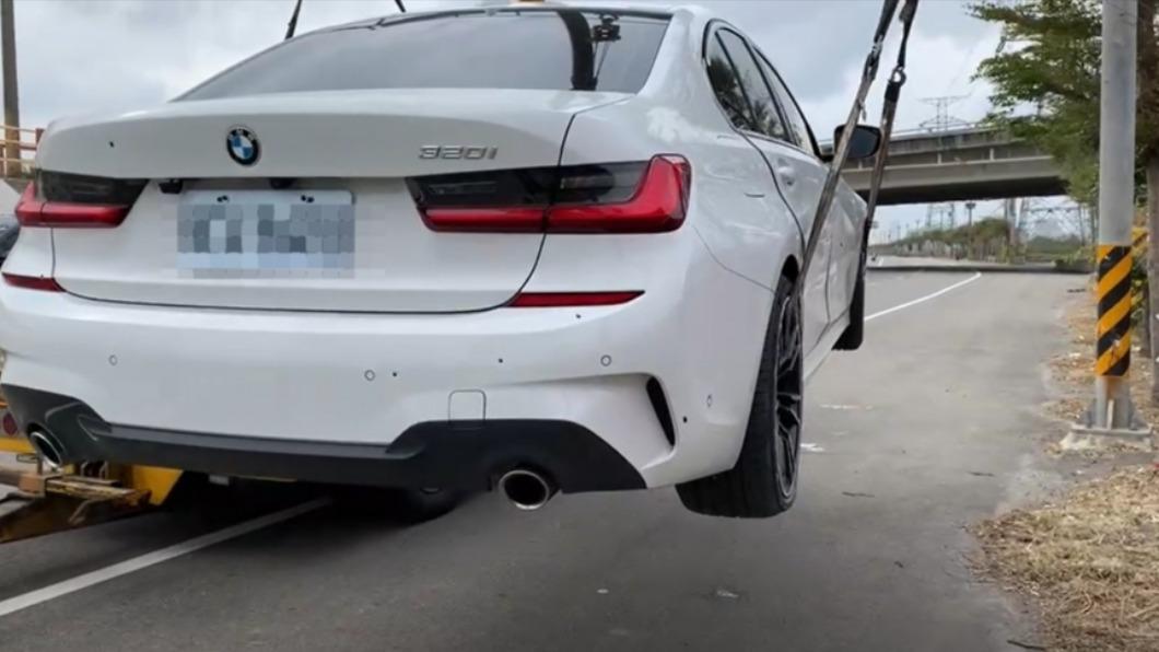 BMW慘狀。（圖／TVBS）