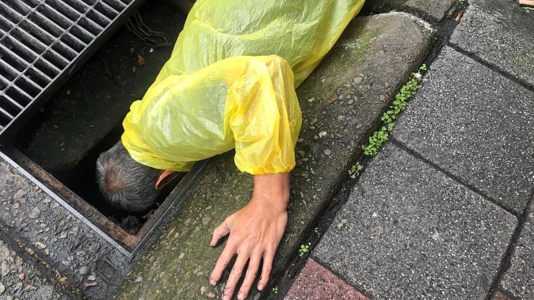 不少人都表示認識這位阿伯。（圖／翻攝自爆廢公社臉書）