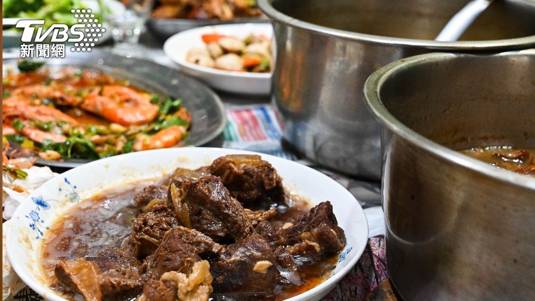 過年總是脫離不了大魚大肉的熱量追殺。（示意圖／Shutterstock達志影像）