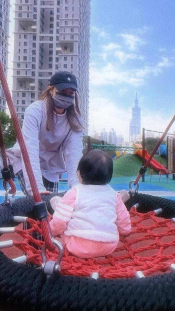 李國毅常曬出育兒生活。(圖/翻攝自李國毅IG)