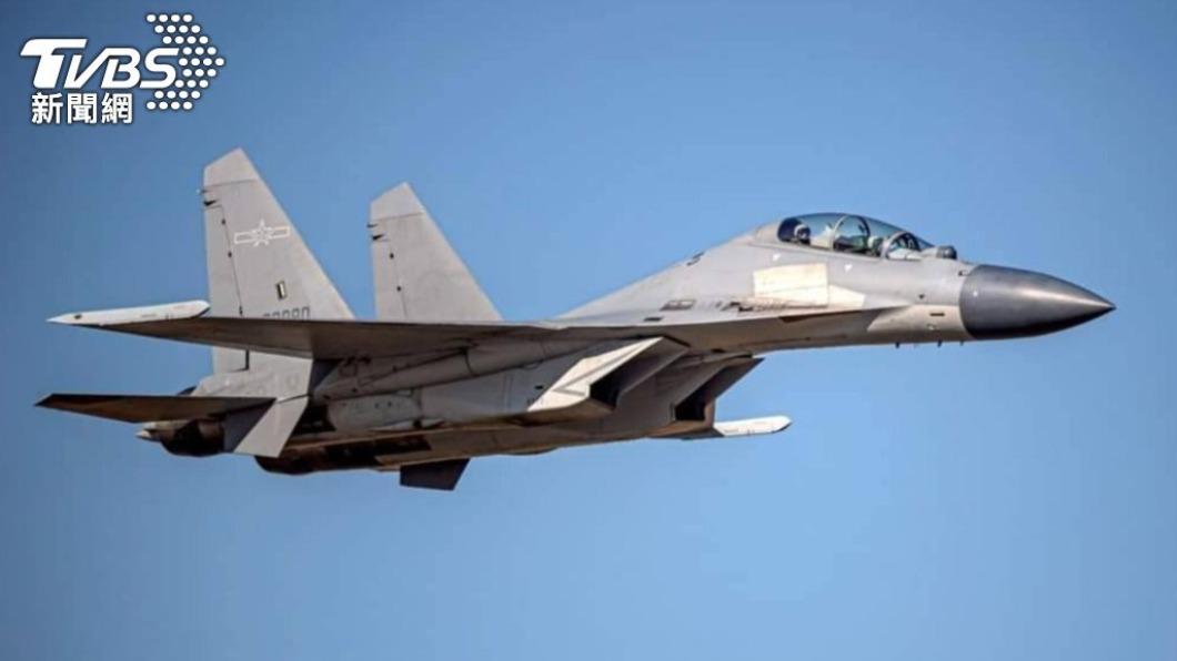 共機在南海逼近美軍機 兩機相距3公尺以內