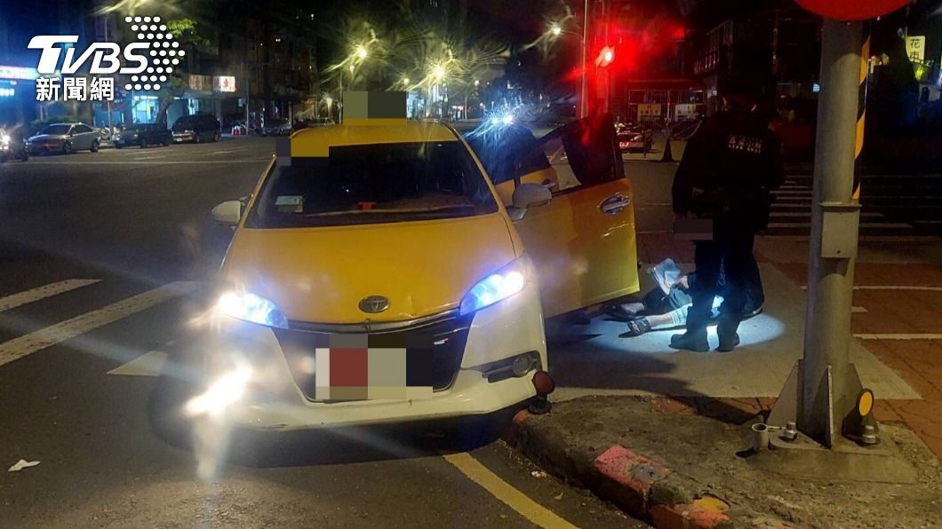 扯!運將疑毒駕體力不支 竟跟乘客一起在車上呼呼大睡